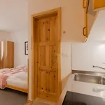Rozle Apartment *